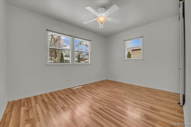 Building Photo - 26435 Tawas St