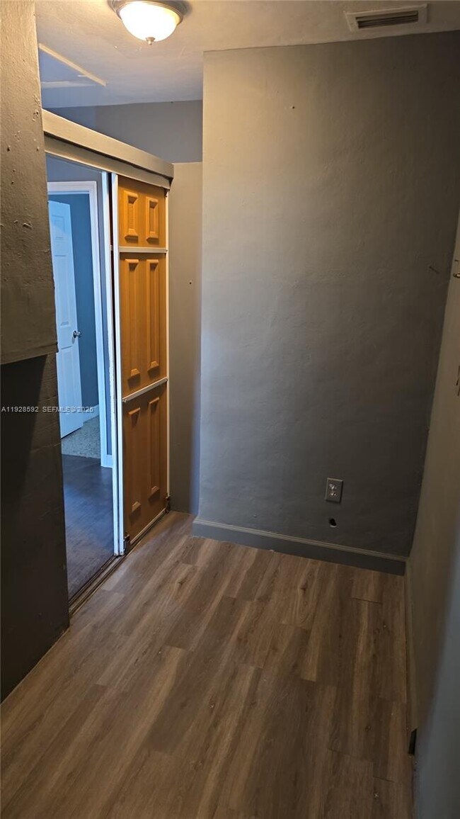 Building Photo - 3300 NW 23rd Ave