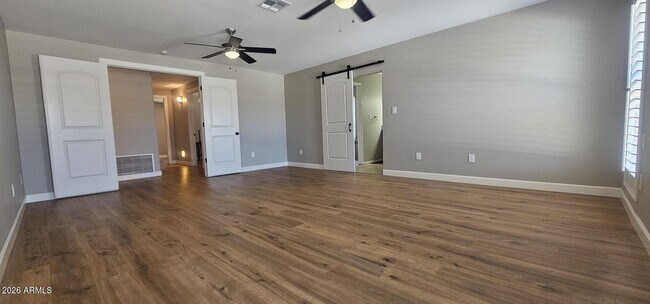 Building Photo - 1131 E Redfield Rd