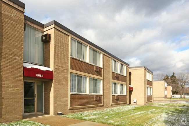 Building Photo - Kirkwood Apartments