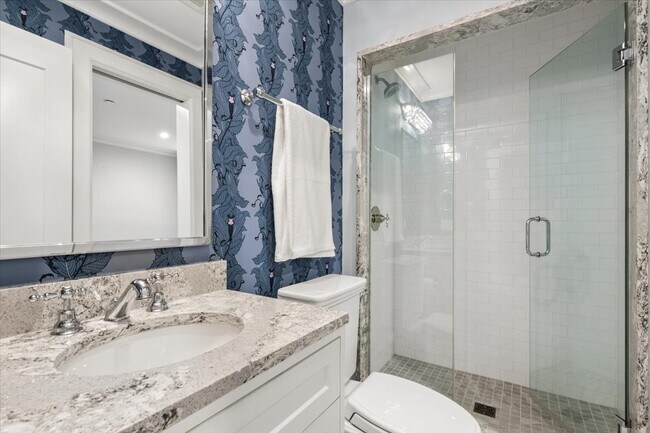 Building Photo - 458 W Deming Pl