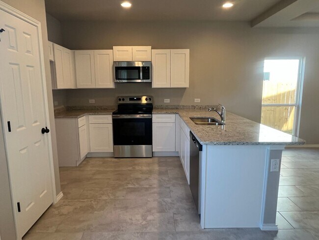 Building Photo - 8615 Valentina Wy