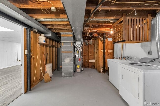 Building Photo - 32658 Kathryn St