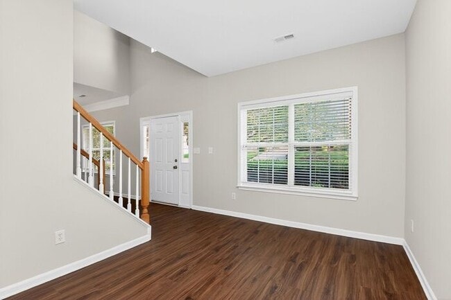 Building Photo - Recently Updated 4BD/2.5BA Home in Melbourne Community of Huntersville!