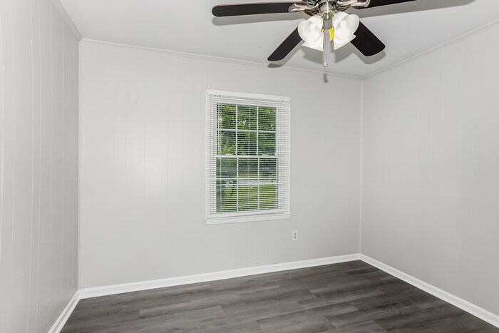 Building Photo - 3350 Fashion Dr