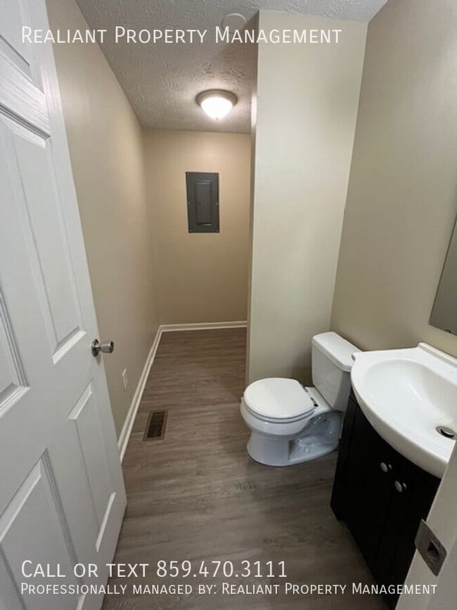 Building Photo - 233 Shreveport Dr