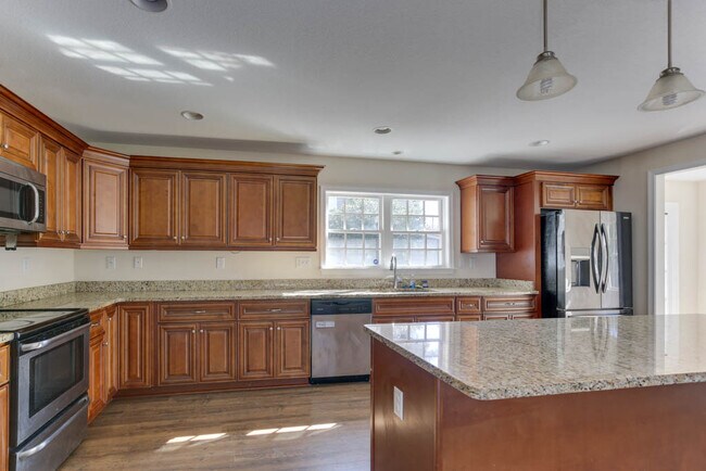 Building Photo - 2 Alden Ave