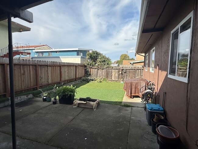 Building Photo - 317 45th St