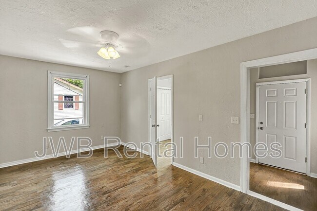 Building Photo - 8944 Jackson Ave