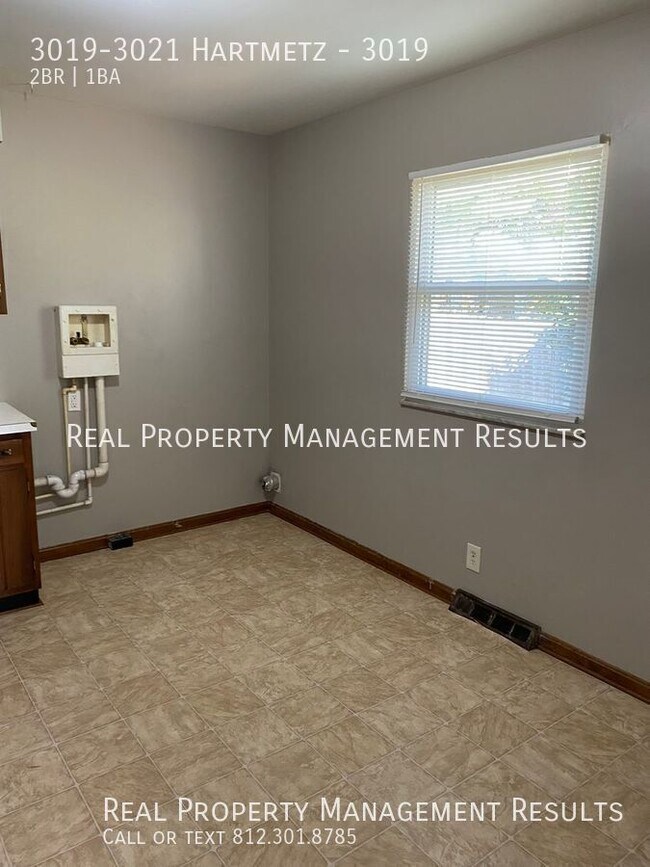 Building Photo - 3019-3021 Hartmetz-3019