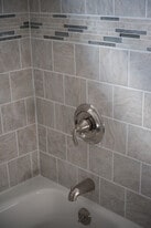 Building Photo - 635 Hanover Street