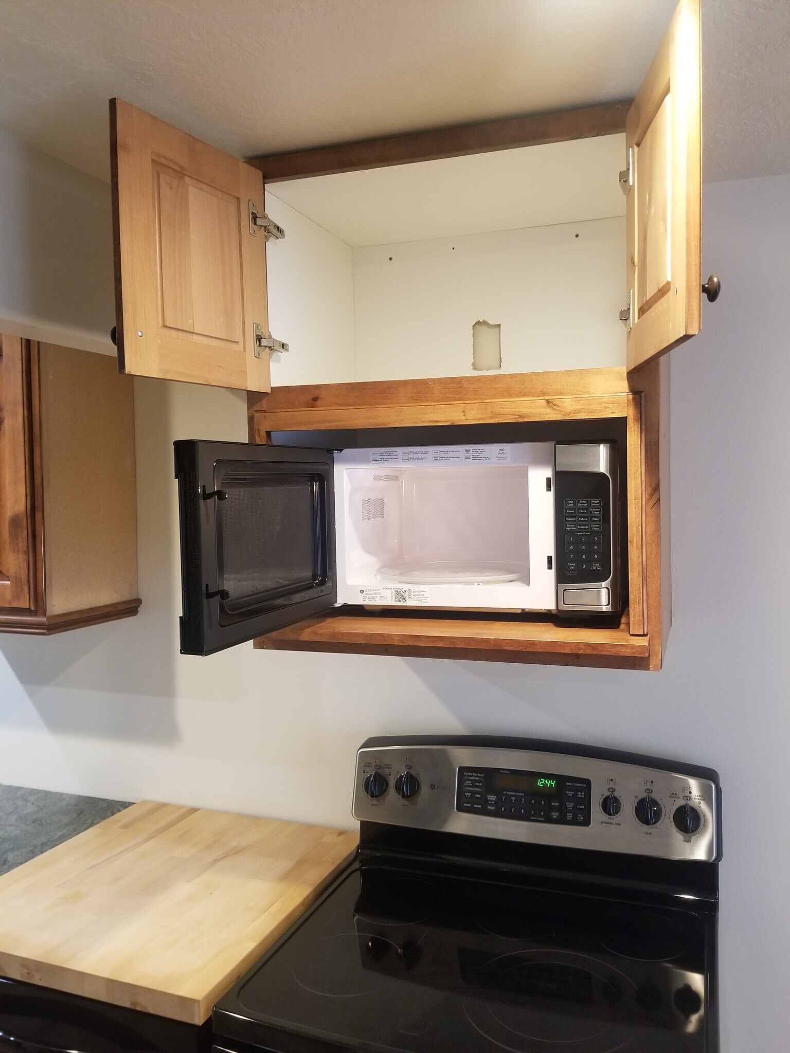 Microwave 2 - 39 N Archmore St