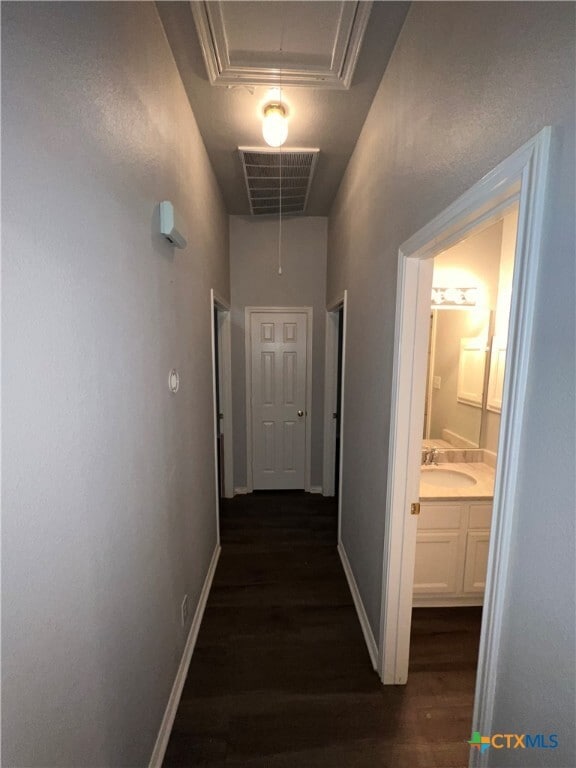 Building Photo - 1734 Oak Forest Dr