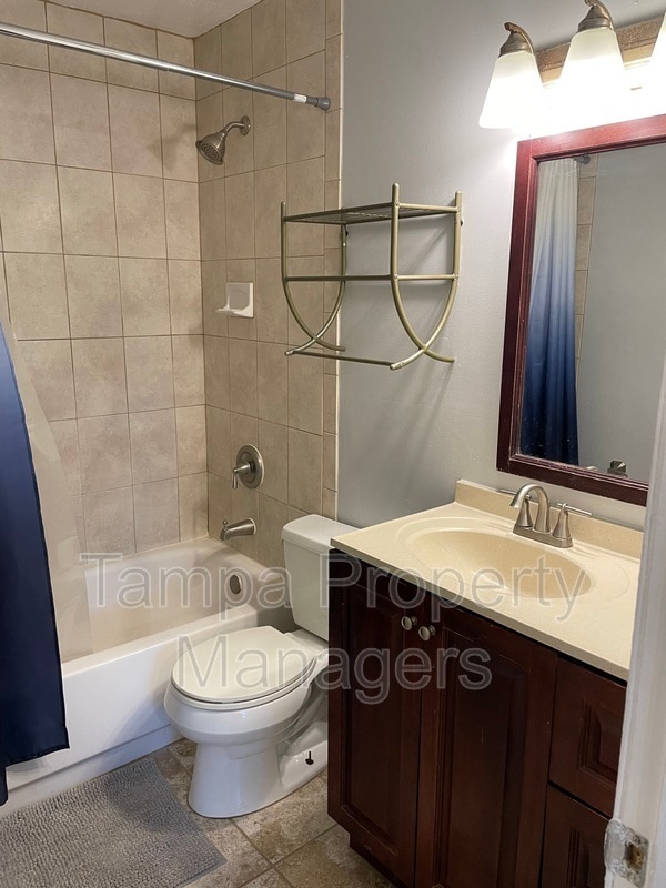 Building Photo - 9015 Westchester Cir