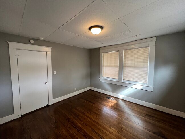 Building Photo - 8209 3rd Ave S