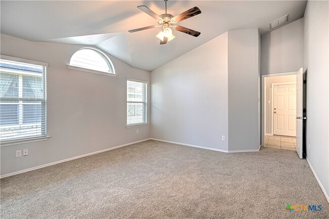 Building Photo - 5726 Stonehaven Dr