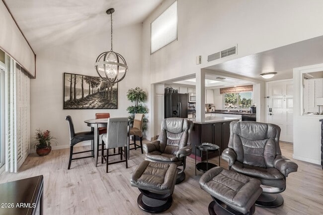 Building Photo - 7424 N Vía Camello Del Norte