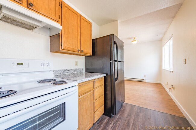 Building Photo - 3439-3439 SW 125th Ave