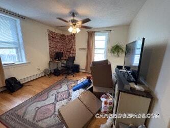 Building Photo - 1056 Cambridge St