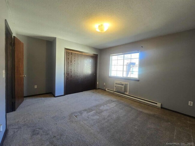 Building Photo - 921 Hamilton Ave