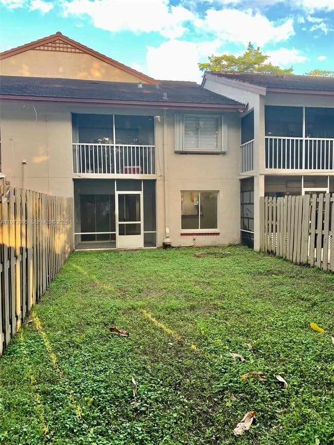 Building Photo - 9516 SW 140th Ct