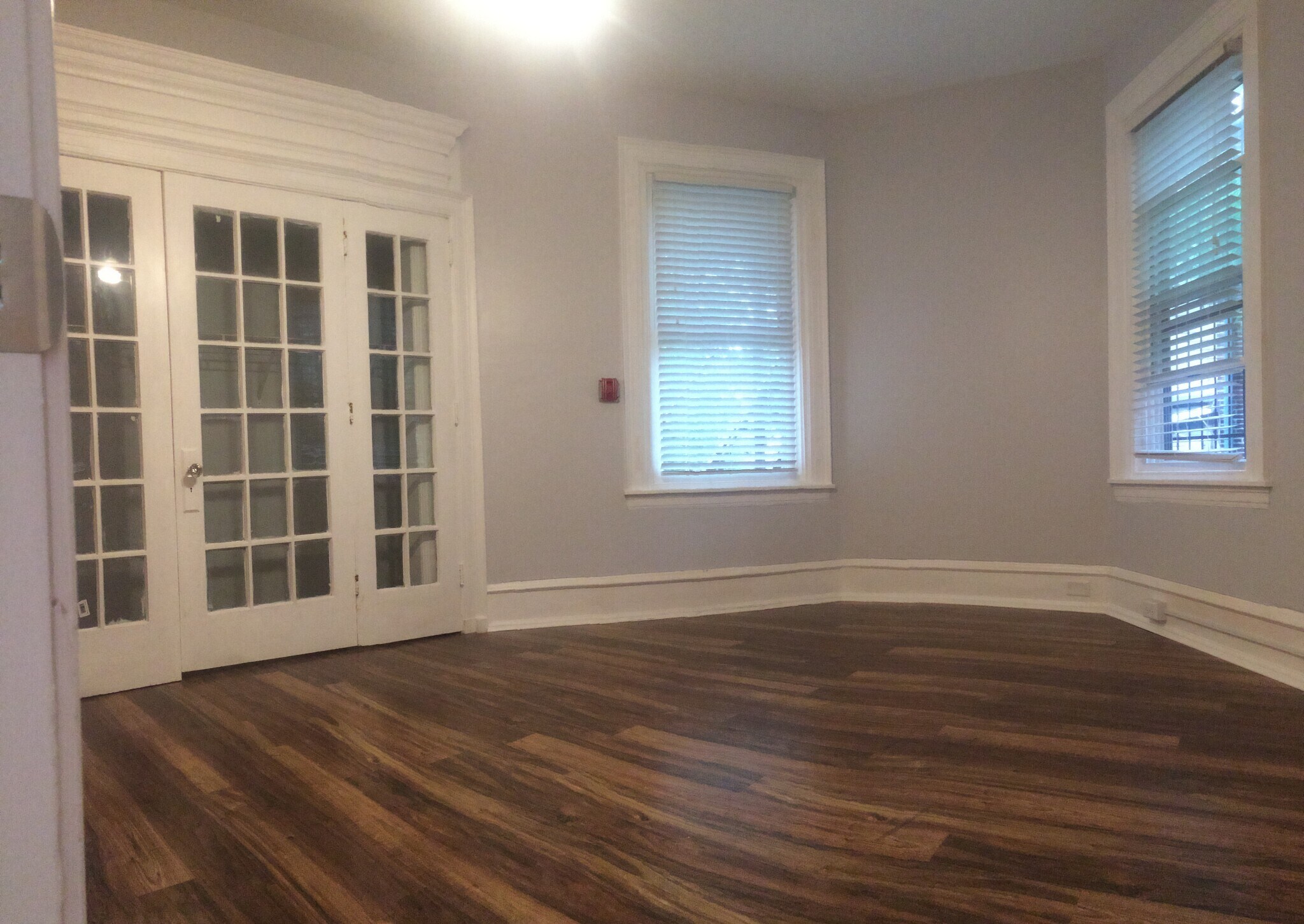 Building Photo - 323 S 46th St