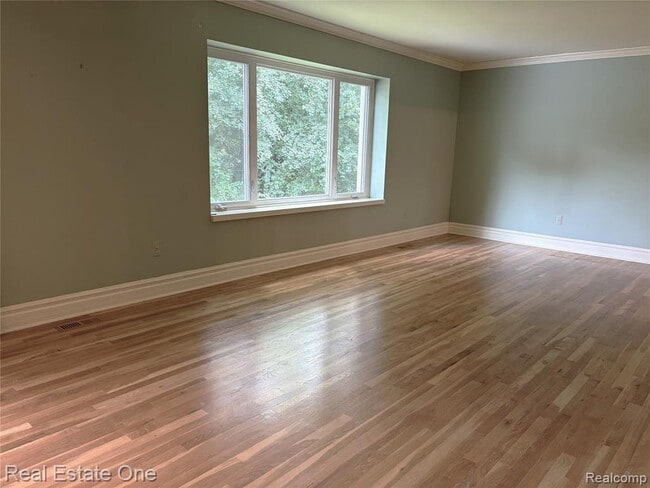 Building Photo - 30882 Oak Valley Dr