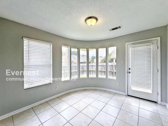Building Photo - 7364 Appling Ridge Dr
