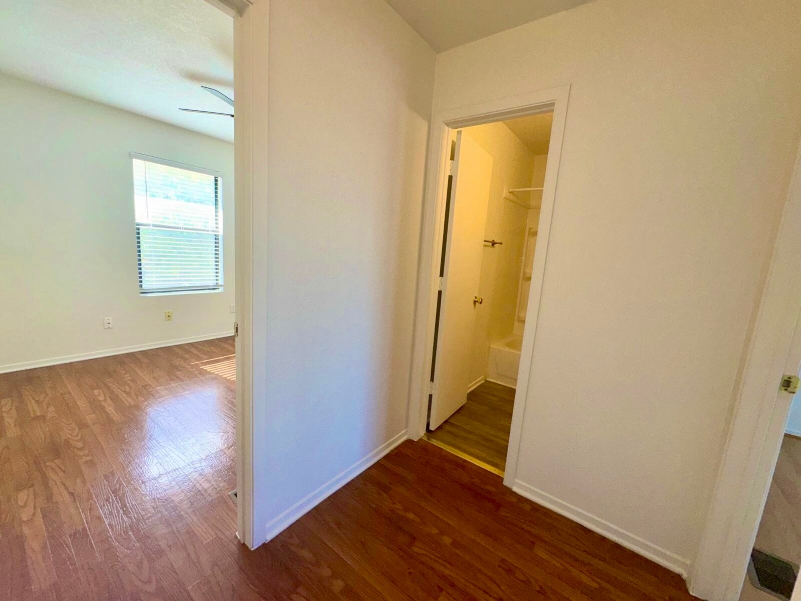 Building Photo - 1112 Leslie Cir