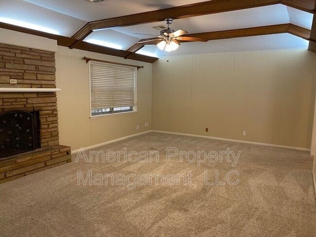 Building Photo - 4651 S Norwood Ave