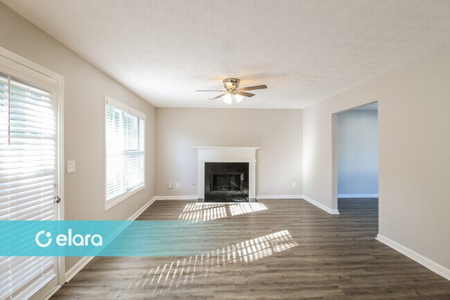 Building Photo - 8007 Harmony Lakes Dr