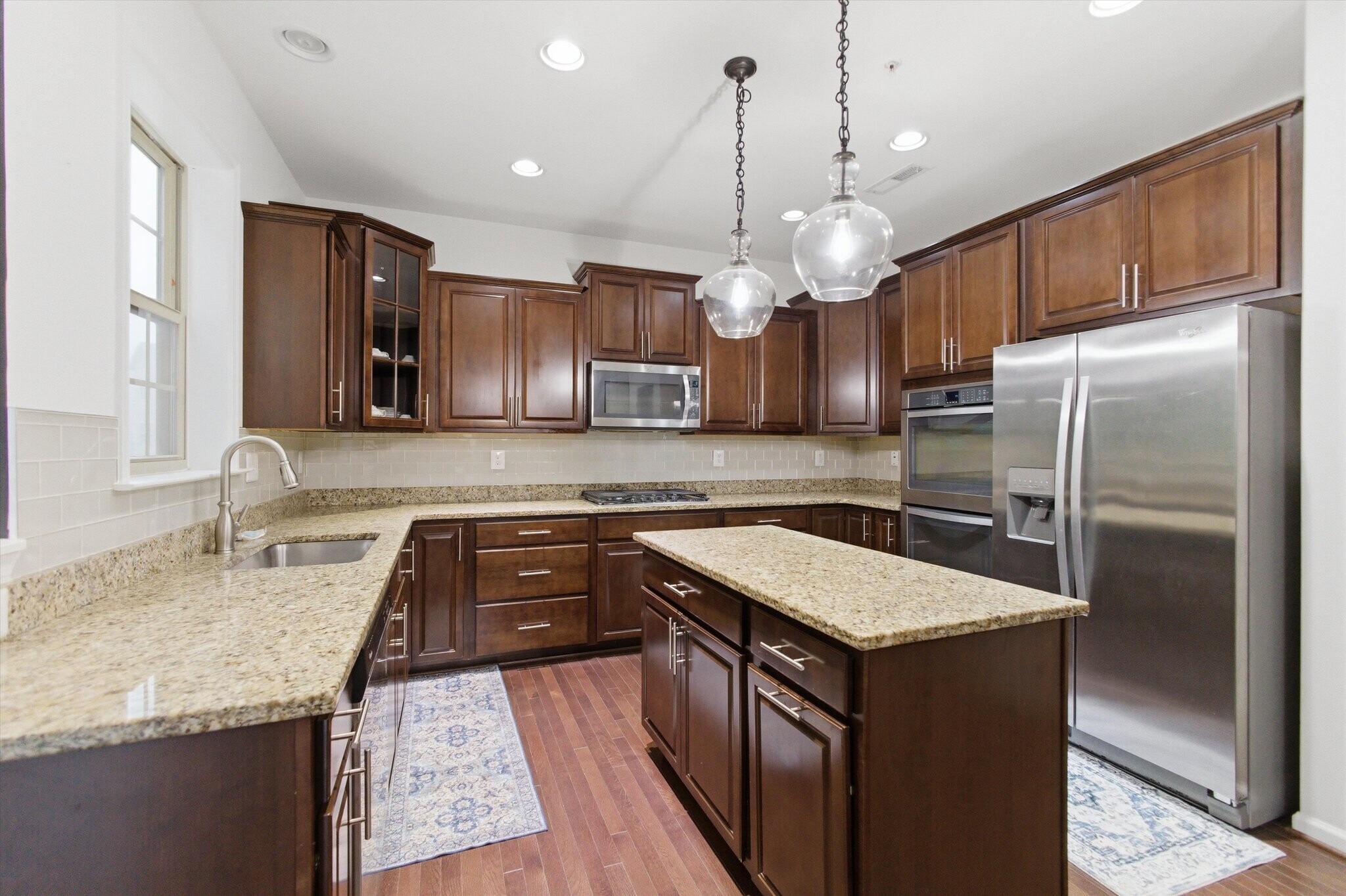 Building Photo - 7585 Holly Ridge Dr