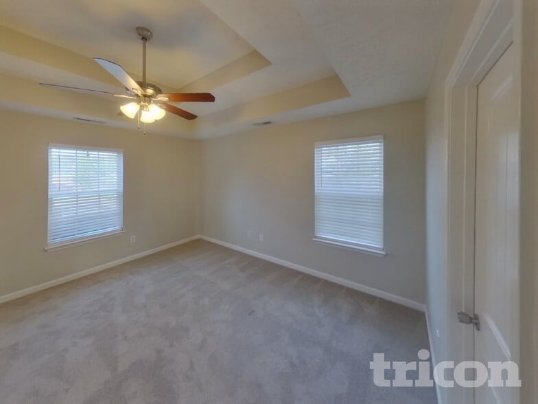 Building Photo - 1020 Niagra Way