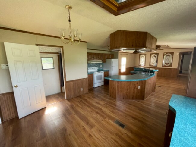 Building Photo - 340 Joshua Ln