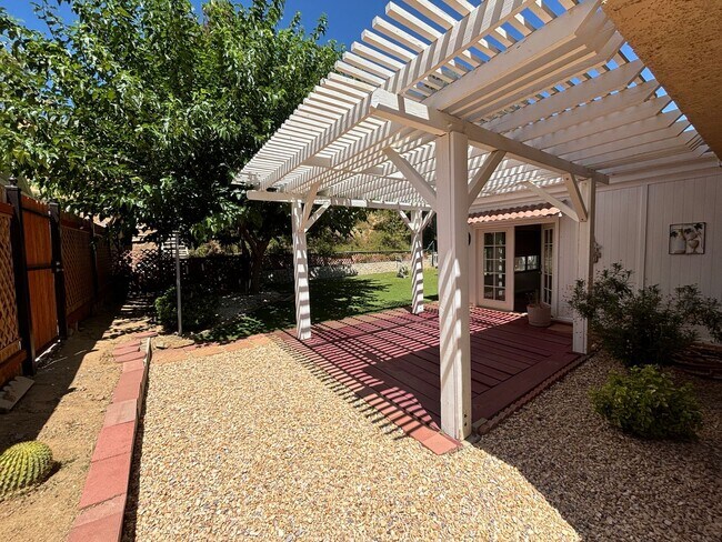 Building Photo - 3-Bedroom Home with Sun Room, Solar, and B...