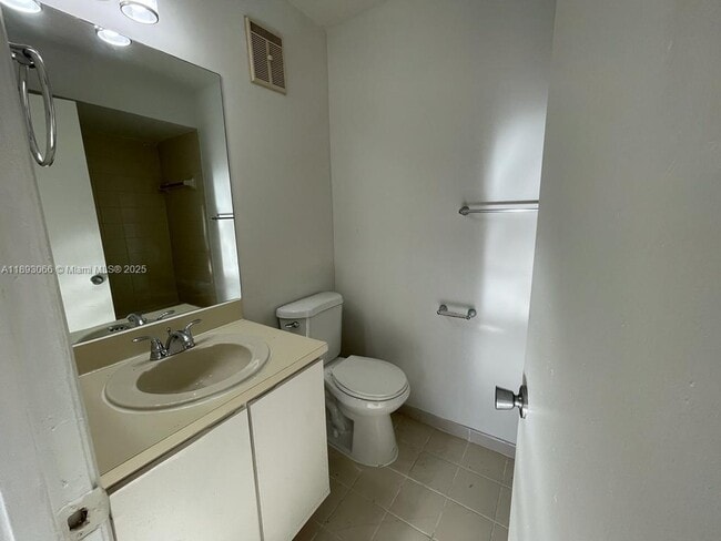 Building Photo - 370 NW 85th Ct