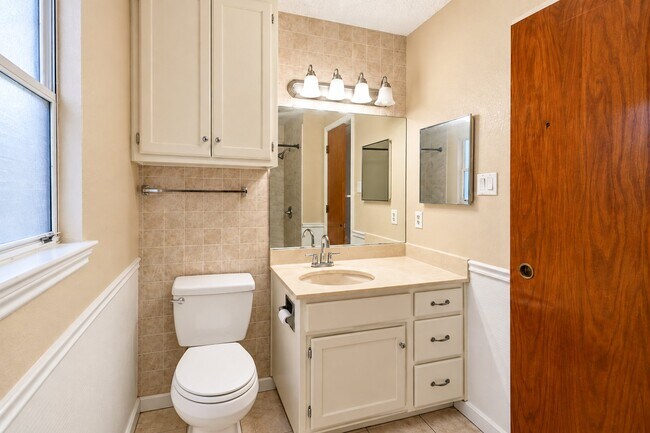 Building Photo - 4120 Tulip Tree Ct