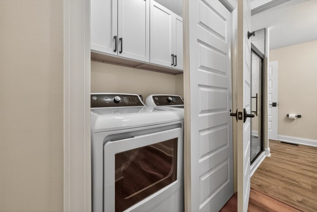 Building Photo - 305 W Exchange St