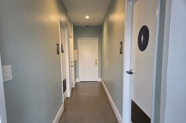 Building Photo - 107 Morristown Ln