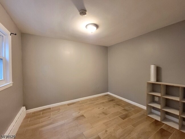 Building Photo - 423 2nd St