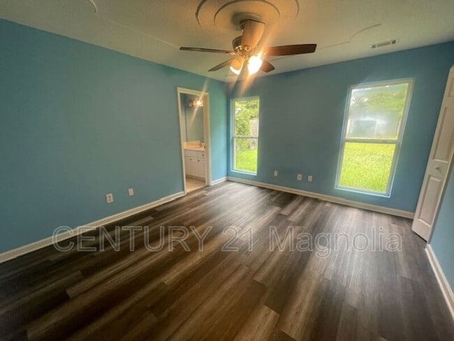 Building Photo - 4723 Laural Oak Dr