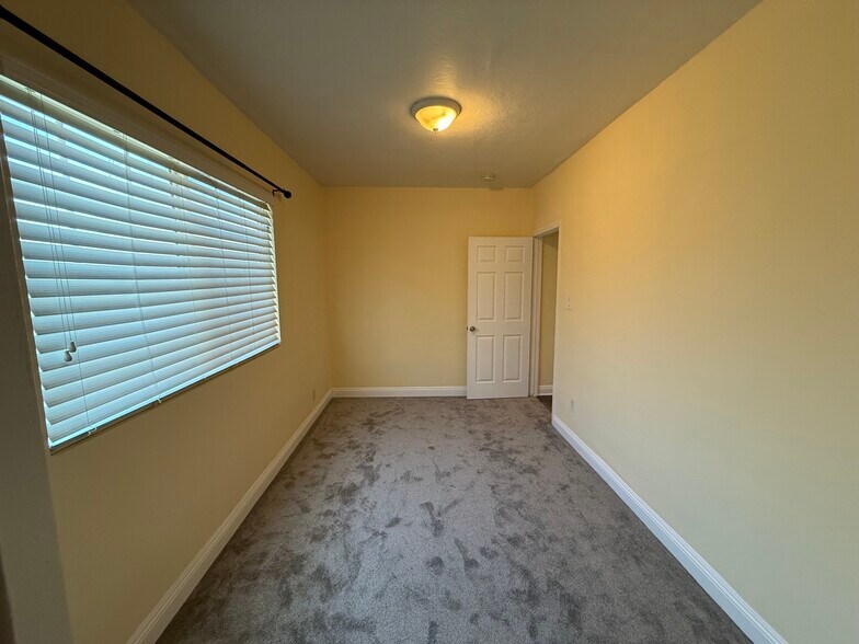 Building Photo - 2983 Logan Ave