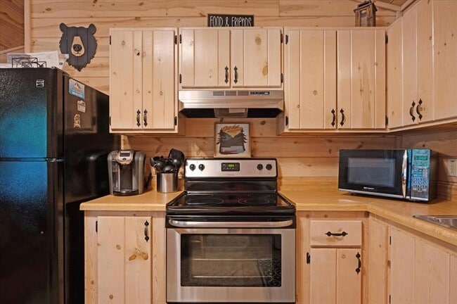 Building Photo - 206 Orca Rd