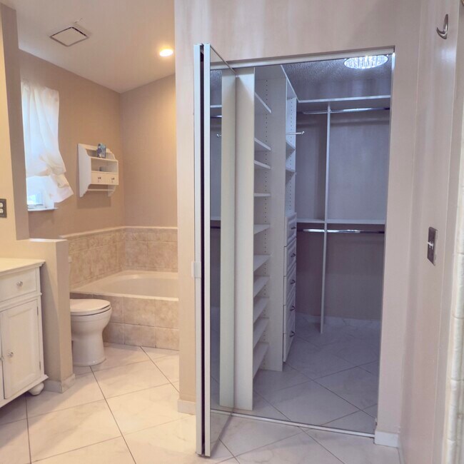 Building Photo - 53 Heather Cove Dr
