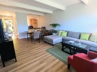 Building Photo - Fully Furnished Waialae Gardens 2 Bed/2 ba...
