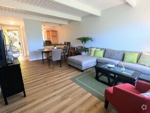 Building Photo - Fully Furnished Waialae Gardens 2 Bed/2 ba...