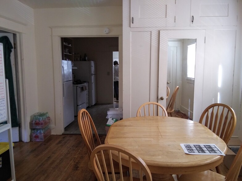 Dining Area Off Kitchen - 308 NW Kings Blvd