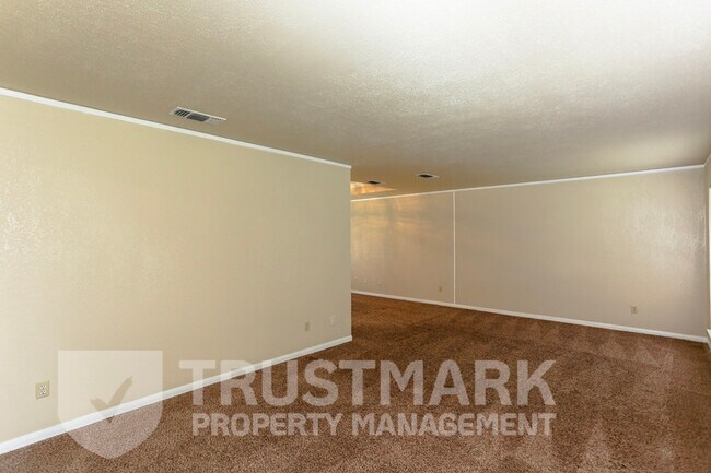 Building Photo - 1905 Elk Trail