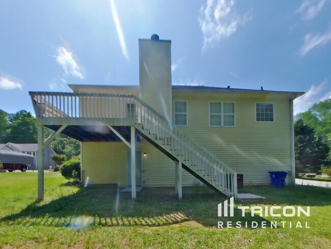 Building Photo - 125 Fawn Ln