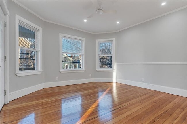 Building Photo - 382 Orms St